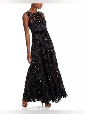 Eliza J
Flocked Tulle Gown